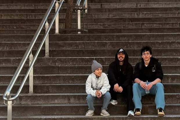 Тимур Родригез обнял повзрослевших сыновей в Испании на фоне скандалов с алиментами и новой любви