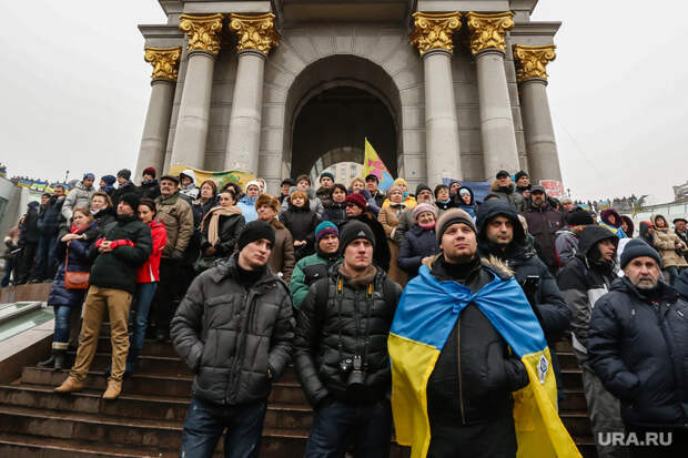 События на Майдане. Киев, флаг украины, майдан, киев, украина, площадь независимости, народное вече, проесты
