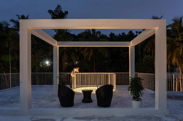 Роскошный белый дом для уединенного отдыха в Индии