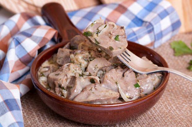 Язык в сметане. \ Фото: omamaitse.delfi.ee. Язык в сметане. \ Фото: omamaitse.delfi.ee.