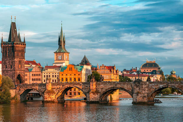 В парламенте Чехии назвали ненужной провокацией флаг Украины в центре Праги