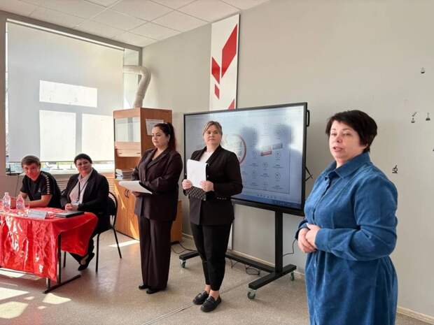 В Еленовской школе прошло патриотическое мероприятие