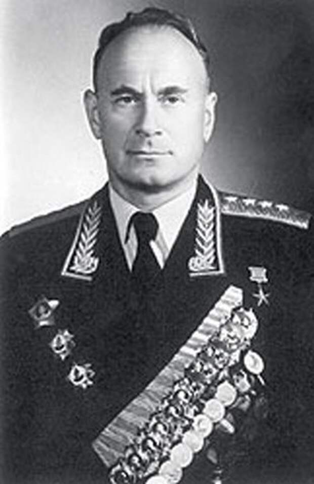 Председатель КГБ СССР генерал армии Иван Александрович Серов.