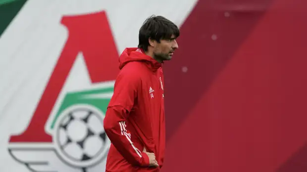 Агент рассказал, сколько «Локомотив» заплатил за Чорлуку