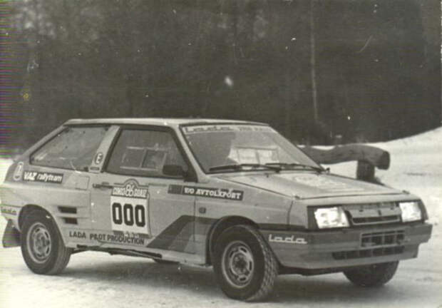 Неплохая попытка отечественного автопрома. Неплохая попытка отечественного автопрома.