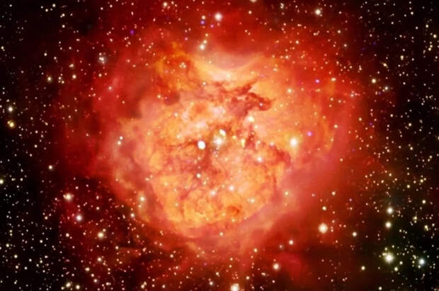 Обсерватория Чандра показала туманность в виде сердца в «Лебеде»