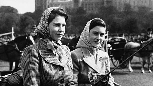 Принцессы Англии Елизавета и Маргарет Роуз. 1945 год