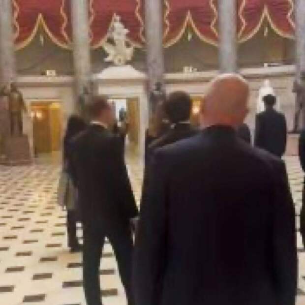 Экскурсию депутатов Госдумы по Конгрессу США с кока-колой раскритиковали