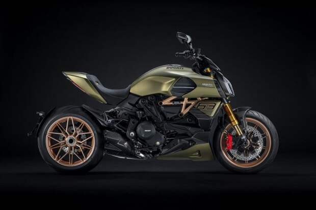 Ducati и Lamborghini представили байк ограниченной серии, вдохновленный гибридным суперкаром Sian