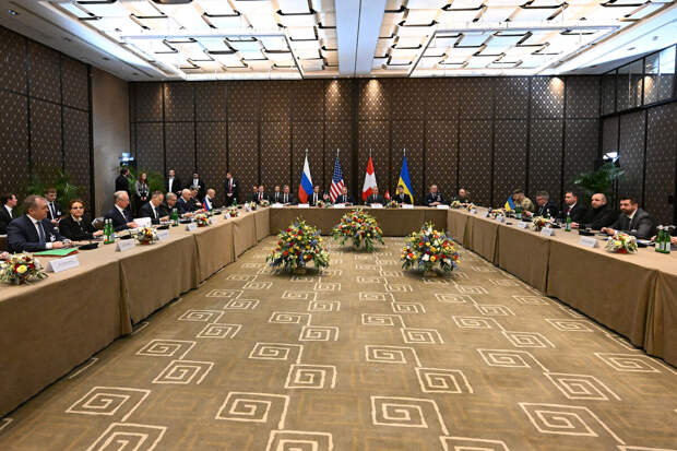 Азаров назвал рискованной идею создания демилитаризованной зоны в Донбассе