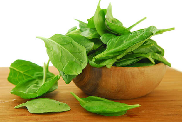 Источник витамина К —салат, шпинат и щавель