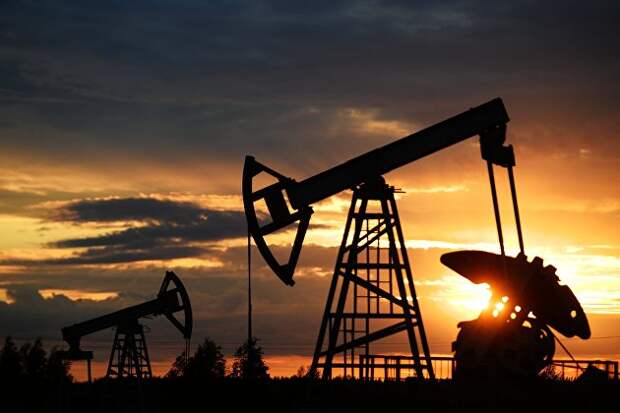 Россия сократила добычу нефти и конденсата на 0,2%, сообщает Блумберг