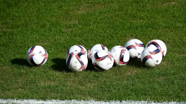 СМИ: Три игрока ПФЛ подозреваются в ставках на матчи своих команд