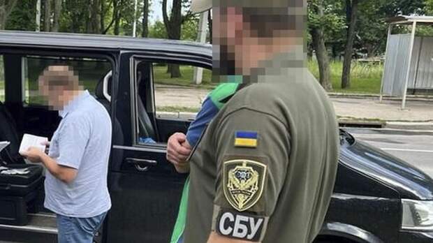Военком из Харькова помог 200 украинцам избежать мобилизации и уехать за границу Военком из Харькова помог 200 украинцам избежать мобилизации и уехать за границу