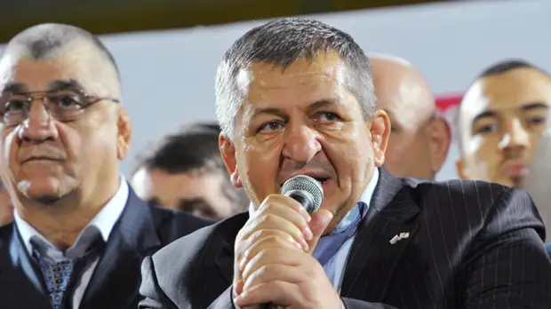 Отец Нурмагомедова: у нас есть приглашения от различных стран и городов России