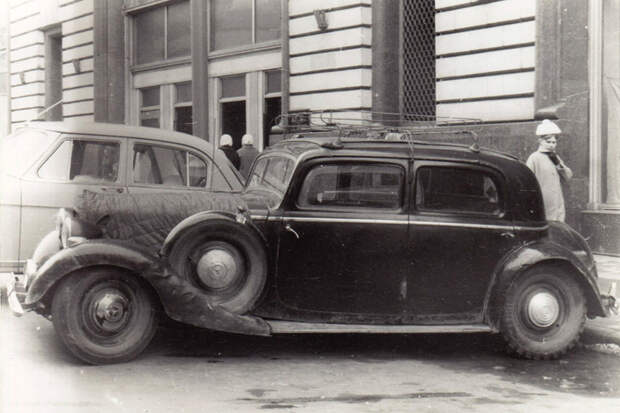 Mercedes-Benz 230 W143