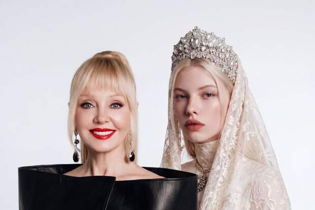 Певица Валерия получила на день рождения трек с ИИ-Снегурочкой