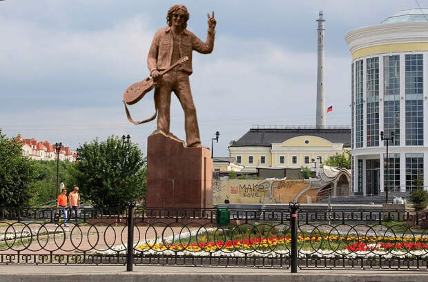 Памятники екатеринбурга фото с названиями Памятники Екатеринбурга представили рок-звездами - ekb-room - 17 ноября - 430312