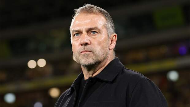 Инсайдер назвал причину, по которой Флик может покинуть «Барселону» этим летом