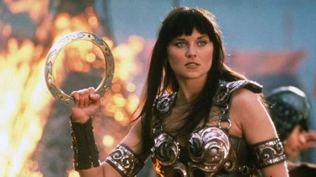 Как сейчас выглядит Люси Лоулесс, сыгравшая Зену — королеву воинов: честные фото