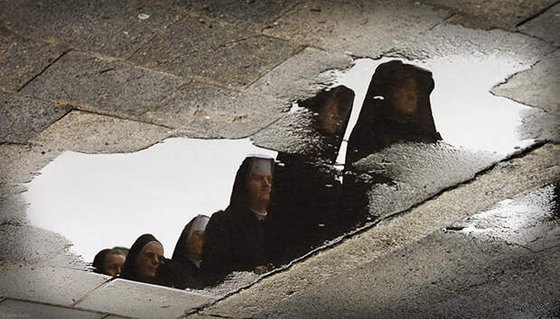 amazing-reflections-optical-illusions-94-5837fb07aedf1__700