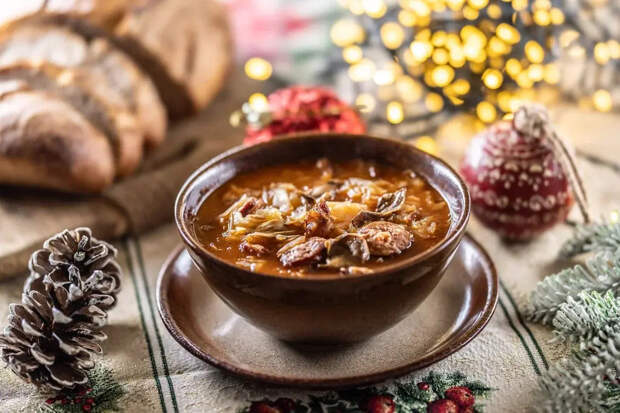 Еду водой не запивать, чёрный хлеб выбирать: Врач развеяла главные мифы о еде