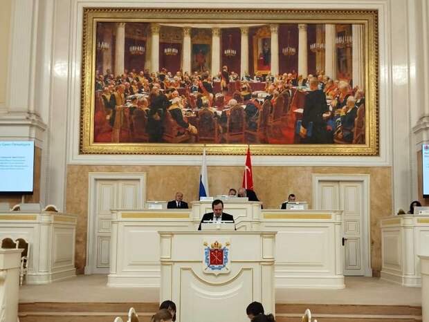 «Кто плохиши, а кто – кибальчиши»: ЗакС Петербурга предложил писать наценку на продукты в магазинах