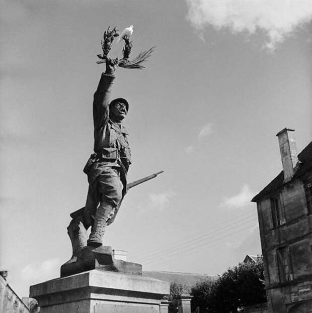 Юмористические уличные фотографии 1950-х годов Рене Мальтета (35 фото)