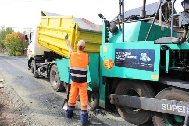 Ремонт дороги в поселке Казенная Заимка / Фото: barnaul.org