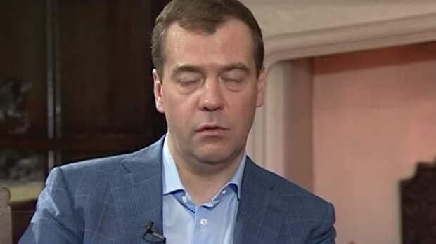 Никто так много не спит, как Дмитрий Медведев закрыли глаза, политики спят, удачный кадр