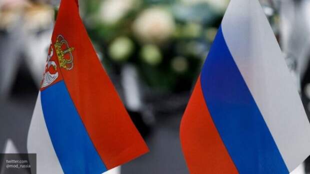 Поддержка России позволит Сербии избежать повтора сценариев Италии и Испании