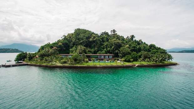 Удивительный особняк с прозрачным фасадом на острове в Бразилии архитектура, бразилия, дизайн, интерьер, природа