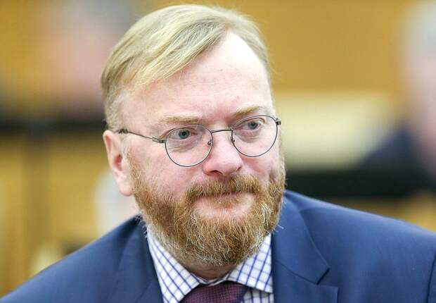 Милонов выступил против запрета иностранной музыки на выпускных