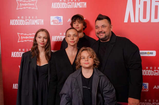 Все пятеро детей Сергея Жукова на одном фото: Вот новости, о которых следует говорить