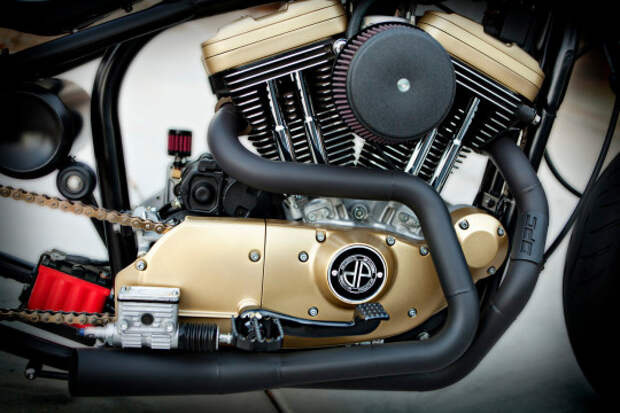 Двигатель Sportster'а и новая выхлопная система