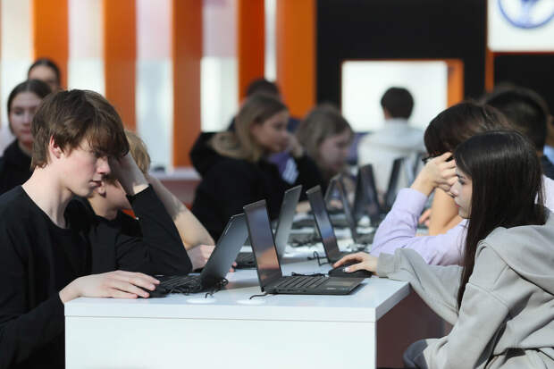 Студенты российских вузов смогут пройти стажировку в RWB