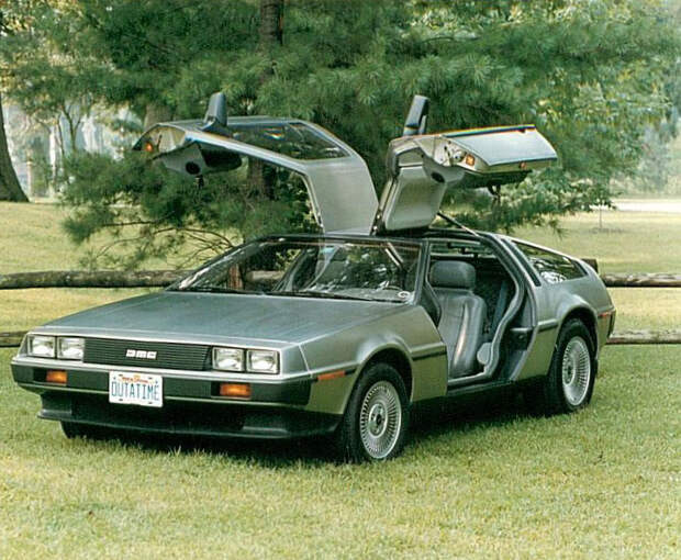 Легендарный De Lorean DMC-12