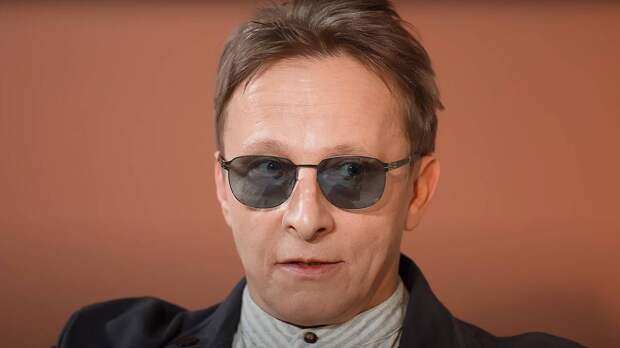 «Вспорол себе грудь»: Охлобыстин рассказал, как сделал предложение жене