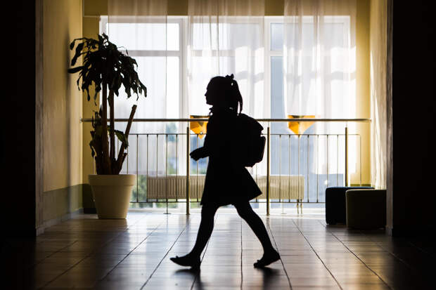 Российская школьница забрала телефоны и документы родителей и исчезла