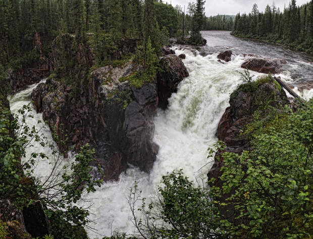 Водопад Додот. Фото: "Отдых и туризм в Туве (Visit Tuva)"