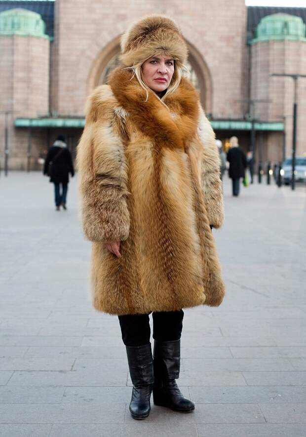 Выбирая новую одежду, важно обращать внимание не только на качество и красоту, но и на актуальность моделей. Дело в том, что вещи, которые давно вышли из моды и устарели, способны добавить возраст.-13