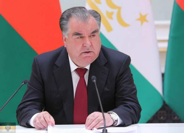 "Наш союзник все больше наглеет". Таджикистан жестко отчитал Россию за "ущемление" мигрантов