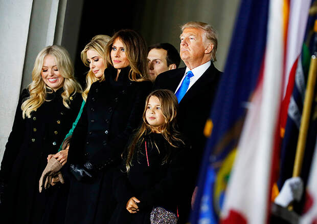 Дональд Трамп с семьей на концерте в Линкольн