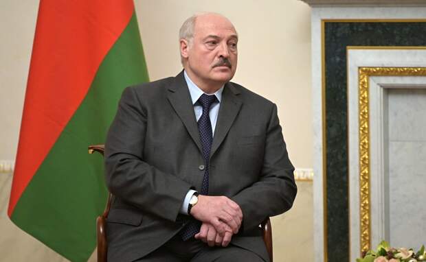 Лукашенко отправил в отставку главу Генштаба ВС Гулевича