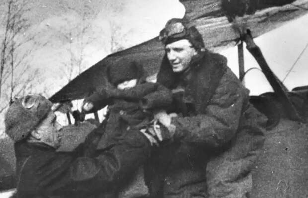 Как советский лётчик Мамкин спас детей в горящем самолёте: Операция «Звёздочка»