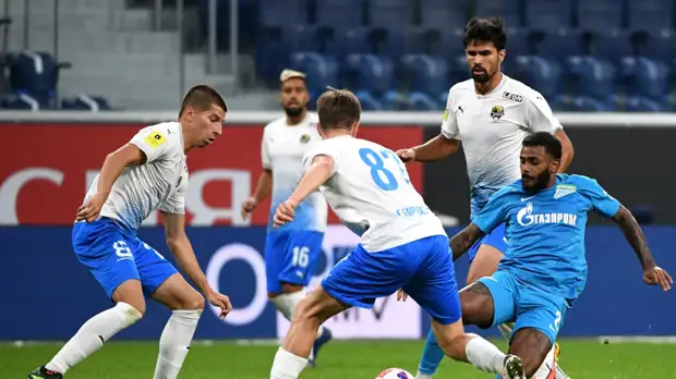 Ивелин Попов рассказал, за счёт чего «Сочи» обыграл «Зенит»