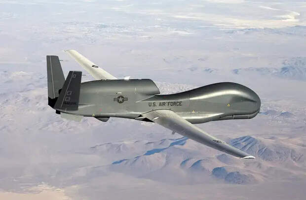 Американский высотный разведчик RQ-4B Global Hawk после долгого перерыва снова появился у границ России