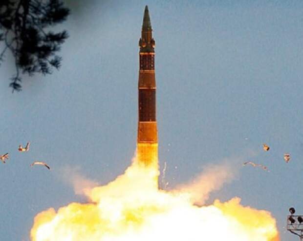 «Лучше подумай, сколько летит ракета от Кубы до США»: просчитавший «сценарий войны» Китая с РФ американец получил ответ из России