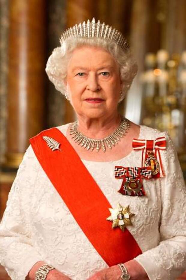 1. Королева Елизавета помещена под «домашний арест» после сенсационного Рождественского Послани   2. Тайная власть королевы Елизаветы II   3. Секс в Королевской семье. Запрещенный фильм в Англии