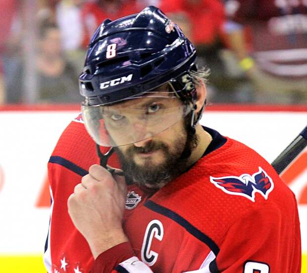 Овечкин забросил шайбу в четвертой игре чемпионата НХЛ подряд